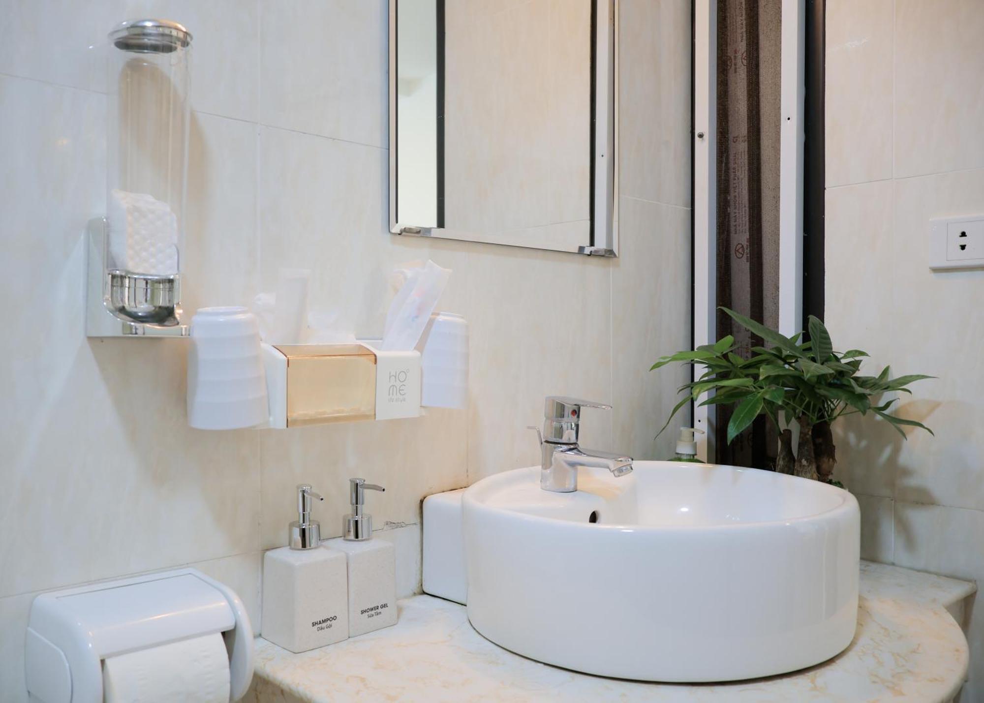 T98 Westlake Quang An - Tay Ho Center Garden View Studio! Hanoi Buitenkant foto